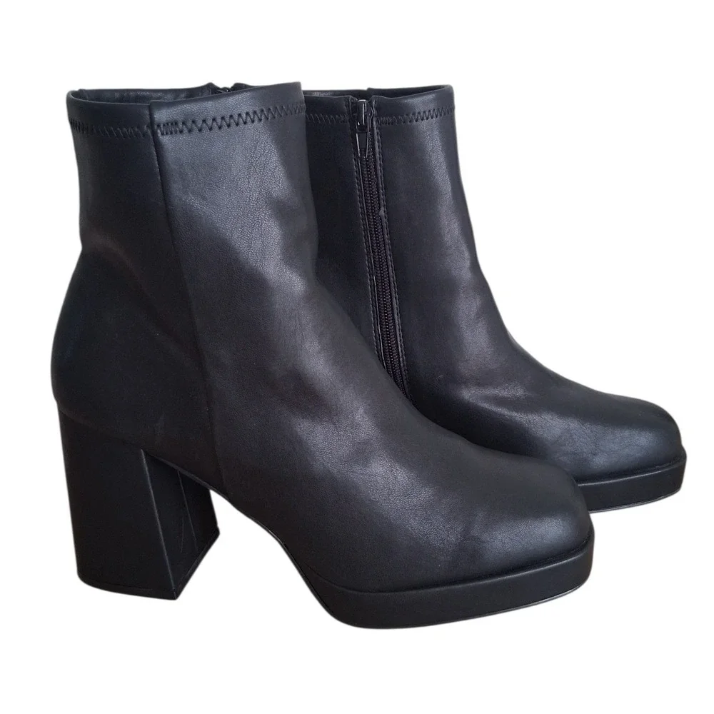 Steve Madden PU Whimsigoth‎ Chunky Platform Women's size 9.5 M Square Toe Boots